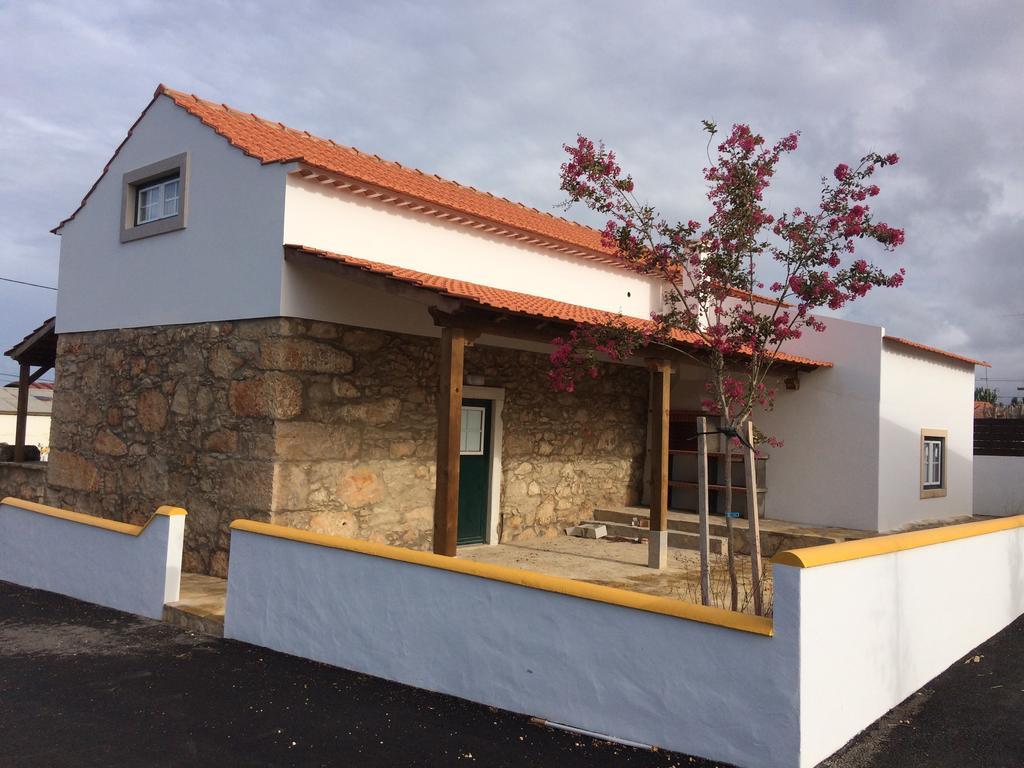 Casinha Da Avo Maria Villa อัลโกบาซา ภายนอก รูปภาพ