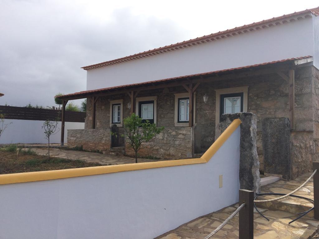 Casinha Da Avo Maria Villa อัลโกบาซา ภายนอก รูปภาพ
