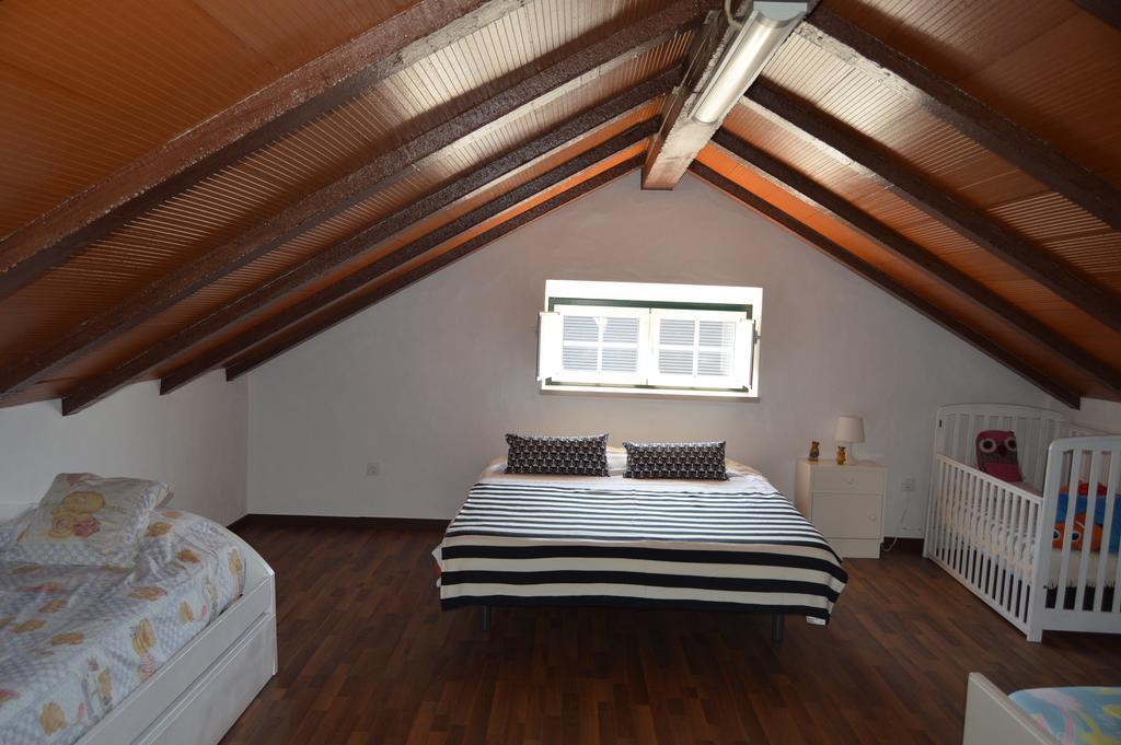 Casinha Da Avo Maria Villa อัลโกบาซา ภายนอก รูปภาพ