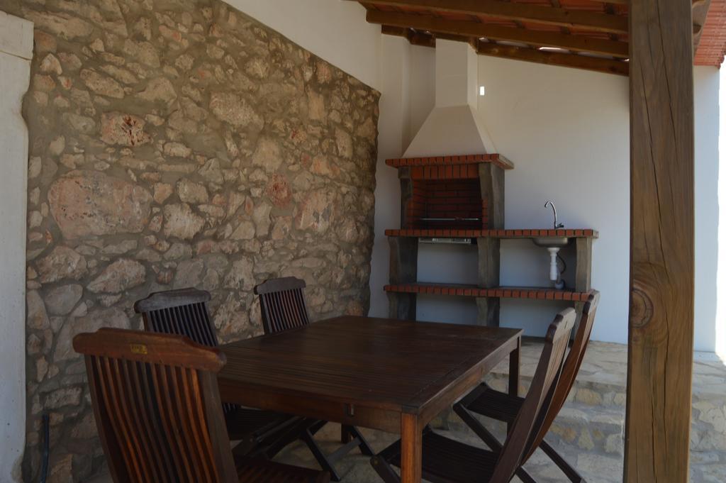 Casinha Da Avo Maria Villa อัลโกบาซา ภายนอก รูปภาพ