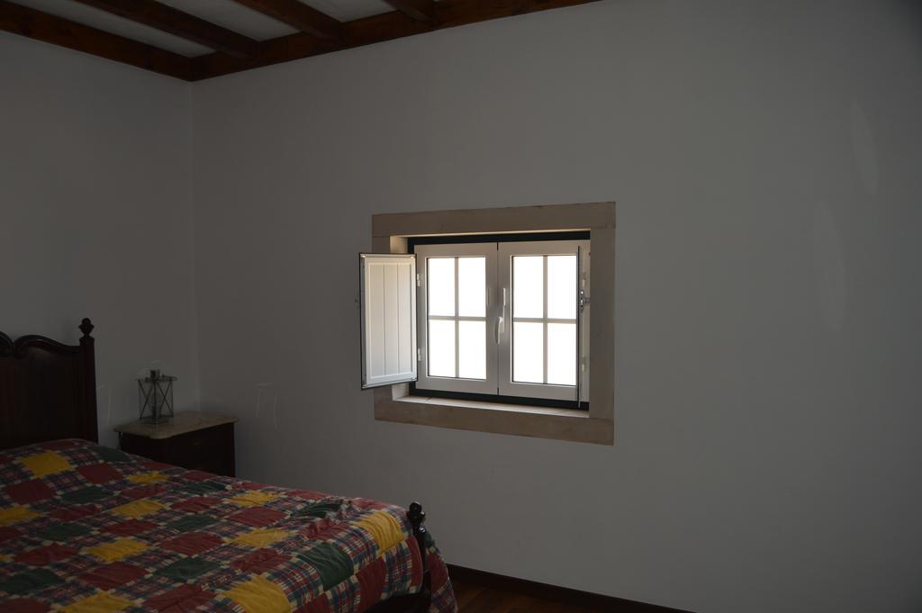 Casinha Da Avo Maria Villa อัลโกบาซา ภายนอก รูปภาพ