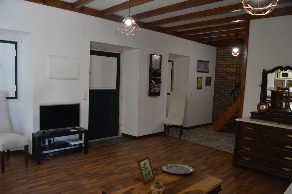 Casinha Da Avo Maria Villa อัลโกบาซา ภายนอก รูปภาพ
